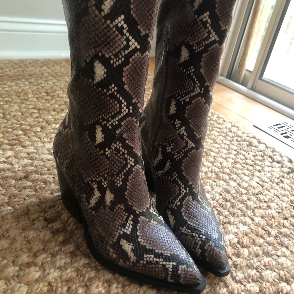 Vince Camuto Gravana Knee High Boots. Size 7.5 - Picture 7 of 15